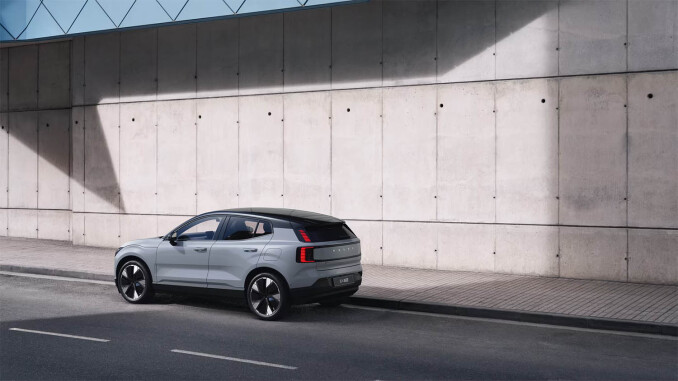 Volvo EX30 200kW SM Extended Range Ultra 69kWh 5dr Auto Electric Estate - Image 8